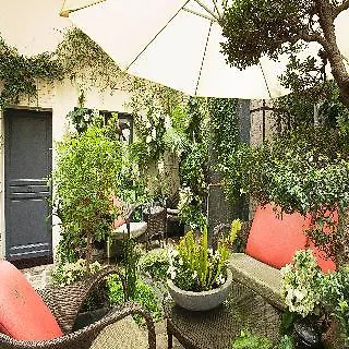La Madame Hotel