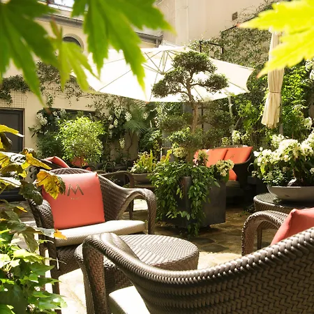 La Madame Hotel
